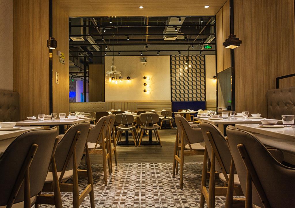 Arquitetura acústica em restaurantes: benefícios de melhorar o espaço para os clientes